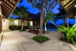 Κήπος έξω από το Aqua Vista 26 - Private Pool Villa Near The Beach