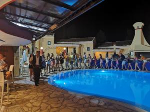 Bazén v ubytování Mediterranean Blue nebo v jeho okolí