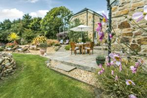 Aed väljaspool majutusasutust Pear Tree Cottage +12 fotot