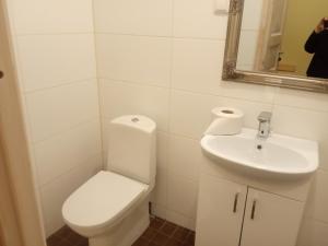 Bilik mandi di Viva Nord Hotel