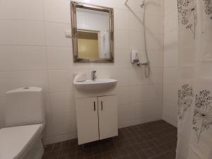 Bilik mandi di Viva Nord Hotel