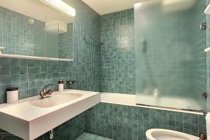 A bathroom at Tzoumettaz 013