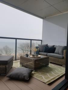 Część wypoczynkowa w obiekcie APARTLUX Seaside Park - bezpośredni widok na morze