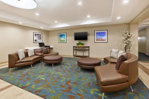 TV a/nebo společenská místnost v ubytování Candlewood Suites Washington North by IHG