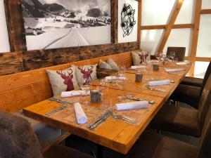 Posezení v ubytování Mountain Lodge Sedrun