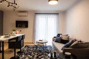 Et opholdsområde på Living in Nafplio Urban Chic Apartments