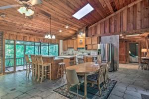 A restaurant or other place to eat at Clarks Hill Lake Area Home with Pool and Dock!