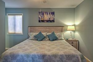 Giường trong phòng chung tại Ocean City Condo with Patio - Great Central Location +18 ảnh