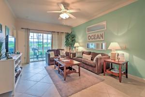 Istumisnurk majutusasutuses Oceanfront Galveston Condo Balcony and Pool Access!