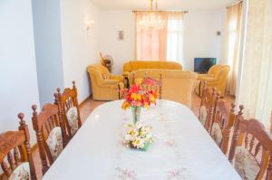 Posezení v ubytování La Caverna House