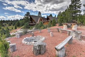 Gallery image of Mtn Cabin Between Bryce Canyon and Zion Natl Parks! in Long Valley Junction