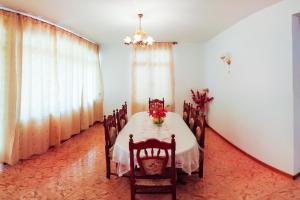 Posezení v ubytování La Caverna House