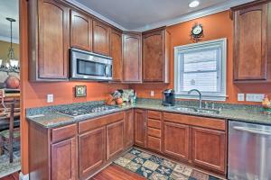 Gallery image of Private Smoky Mountain Home with Porch and Peak Views! in Wayah Depot +22 photos