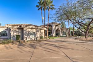 Gallery image of Lavish Paradise Valley Home with Sports Court and Pool in Scottsdale