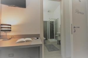 Koupelna v ubytování ValpoHome&Rooms