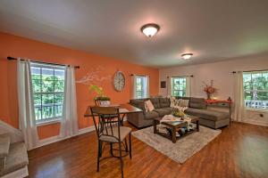 Cottage with Hot Tub and Fire Pit Near Mahantango Creek