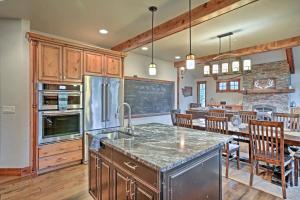 Gallery image of Cle Elum Home on Golf Course with Fire Pit and Hot Tub in Cle Elum
