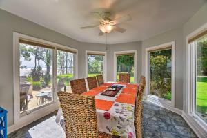 Gambar di galeri bagi Bayfront Blounts Creek Home Private Beach and Dock! di Whichard Beach