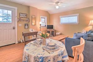 Galeriebild der Unterkunft Historic Twisp Cottage - Mountain and River View! in Twisp