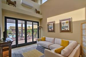 Carefree Casita with Mtn View and Pool and Hot Tub Access