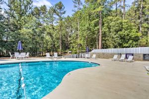 Imagen de la galería de Keowee Keys Home with Mountains View and Lake Access!, en Salem