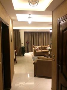 Posezení v ubytování Luxury Furnished Apartment