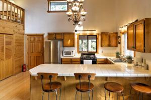 Gallery image of Ashland Cabin on 170 Acres with Mtn Views and Sauna! in Ashland