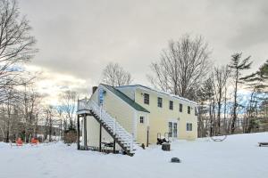 Historic Bradford Home - 8 Mi to Mount Sunapee! v zimě