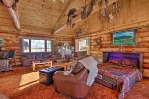 Gallery image of Secluded Dillon Home with Private Hot Tub and Deck! in Dillon +20 photos