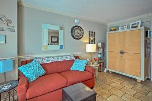 Cozy Myrtle Beach Condo with Ocean View and Pool Access