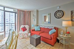 Cozy Myrtle Beach Condo with Ocean View and Pool Access