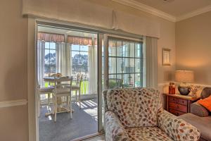 Charming Myrtle Beach Resort Condo - 2 Mi to Ocean