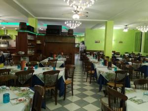 Restorāns vai citas vietas, kur ieturēt maltīti, naktsmītnē Residence Il Mulinaccio