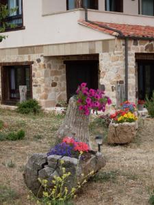 Vonkajšia záhrada v ubytovaní Hotel Valdelinares (Soria)