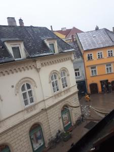 Budova, v ktorej sa apartmán nachádza