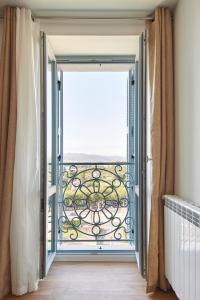 Balkon lub taras w obiekcie H SUITE3B by Smiling Rentals