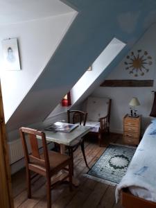サン・ヴァレリー・シュル・ソンムにあるLa Sirèneの屋根裏部屋(テーブル、椅子付)