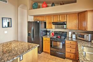 Gallery image of 5 Mi to Spring Training Family Home with Grill in Peoria