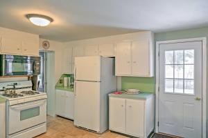 Φωτογραφία από το άλμπουμ του Saratoga Springs Apt - Walk to Town and Race Track! σε Saratoga Springs
