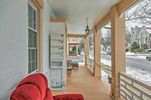 Φωτογραφία από το άλμπουμ του Saratoga Springs Apt - Walk to Town and Race Track! σε Saratoga Springs