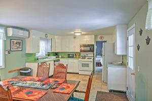 Φωτογραφία από το άλμπουμ του Saratoga Springs Apt - Walk to Town and Race Track! σε Saratoga Springs +16 φωτογραφίες
