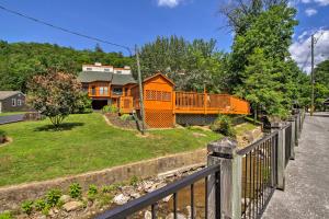 Gallery image of Gatlinburg Mountain Townhome with Pool Access! in Gatlinburg