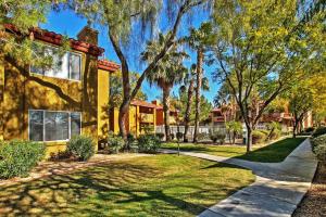 Gallery image of Condo with Pool Access Less Than 4 Mi to Bellair Golf Club! in Phoenix