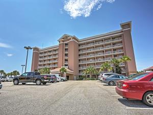 صورة لـ West Gulf Shores Condo with Ocean Views, Shared Pool! في غولف شورز