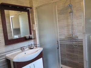 Kúpeľňa v ubytovaní Apartman Hruba Skala