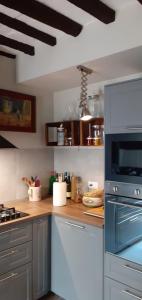 Kitchen o kitchenette sa Casa Nostra Camaiore