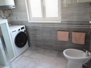 Kúpeľňa v ubytovaní Apartman Hruba Skala