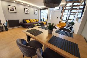 Część wypoczynkowa w obiekcie Duplex apartment Morsztynowska
