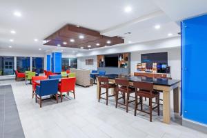 Posezení v ubytování Holiday Inn Express Port Lavaca by IHG