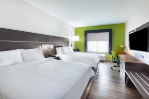 Postel nebo postele na pokoji v ubytování Holiday Inn Express Port Lavaca by IHG